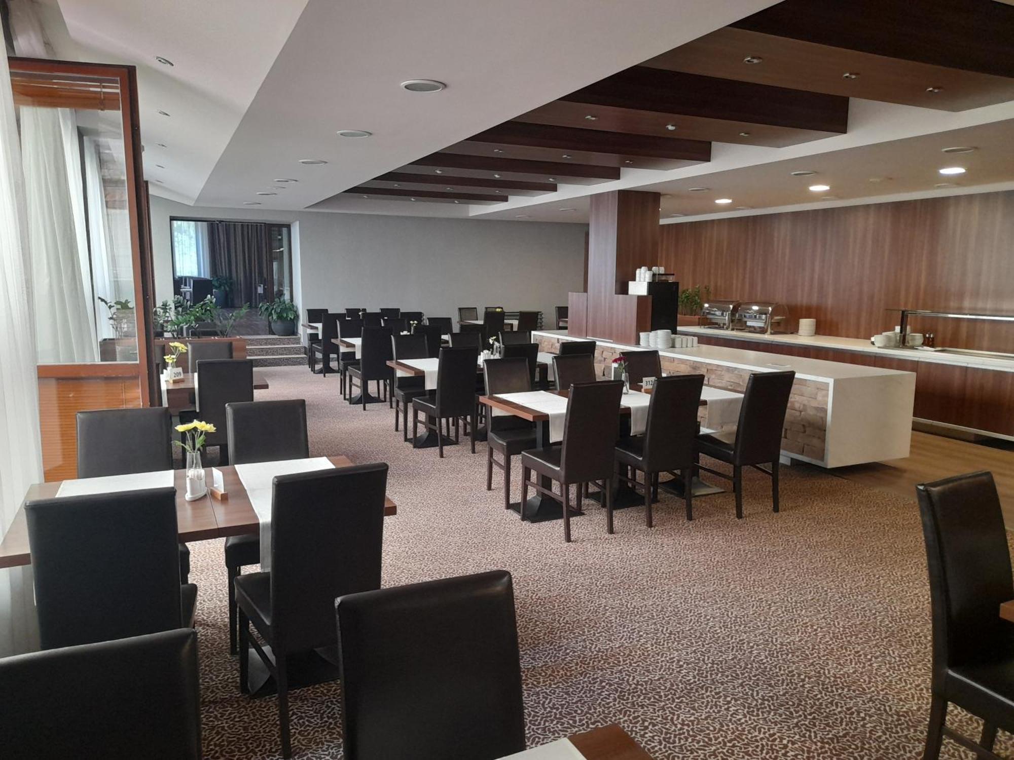 Hotel Termal Vyhne Buitenkant foto